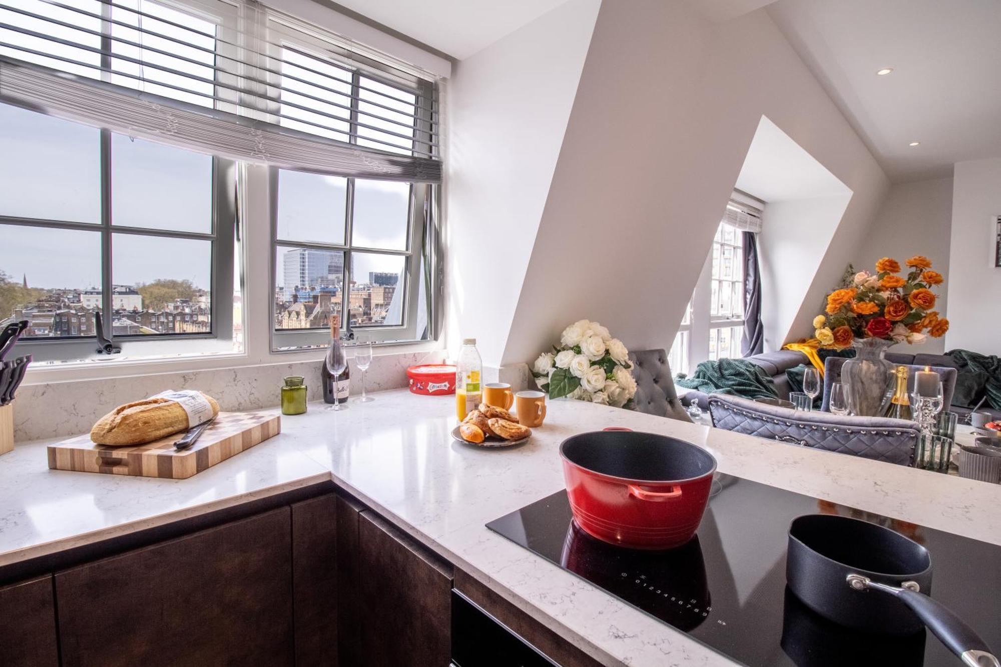 Luxurious 1-Bedroom Penthouse In Marble Arch 71 London Eksteriør billede