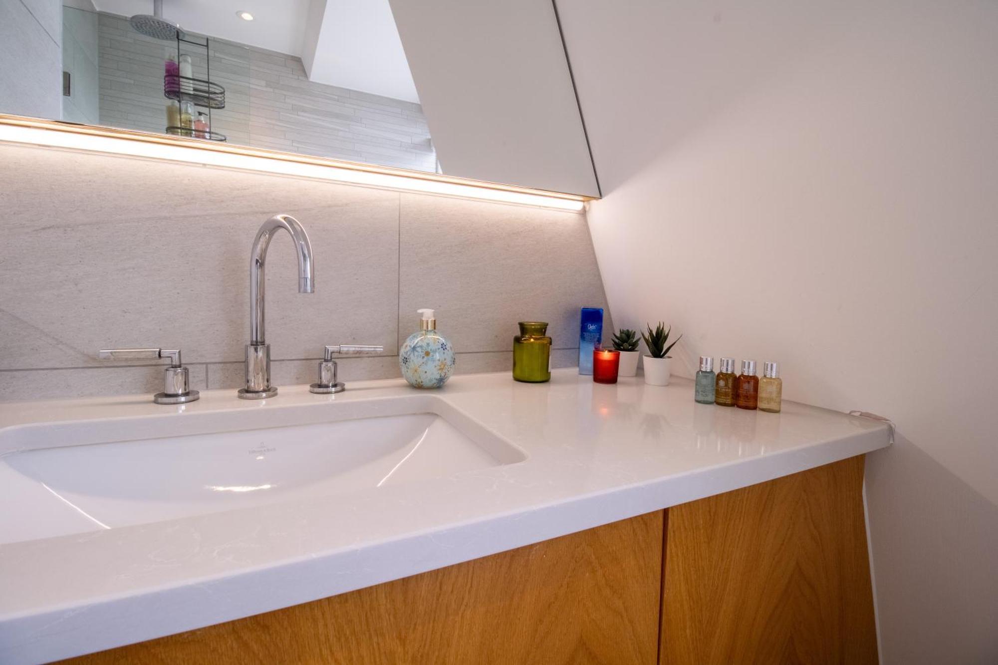 Luxurious 1-Bedroom Penthouse In Marble Arch 71 London Eksteriør billede
